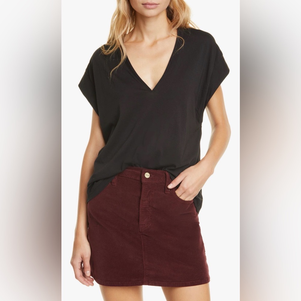 Frame Women's Le Mid Rise V Neck Tee in Noir Black Size XS